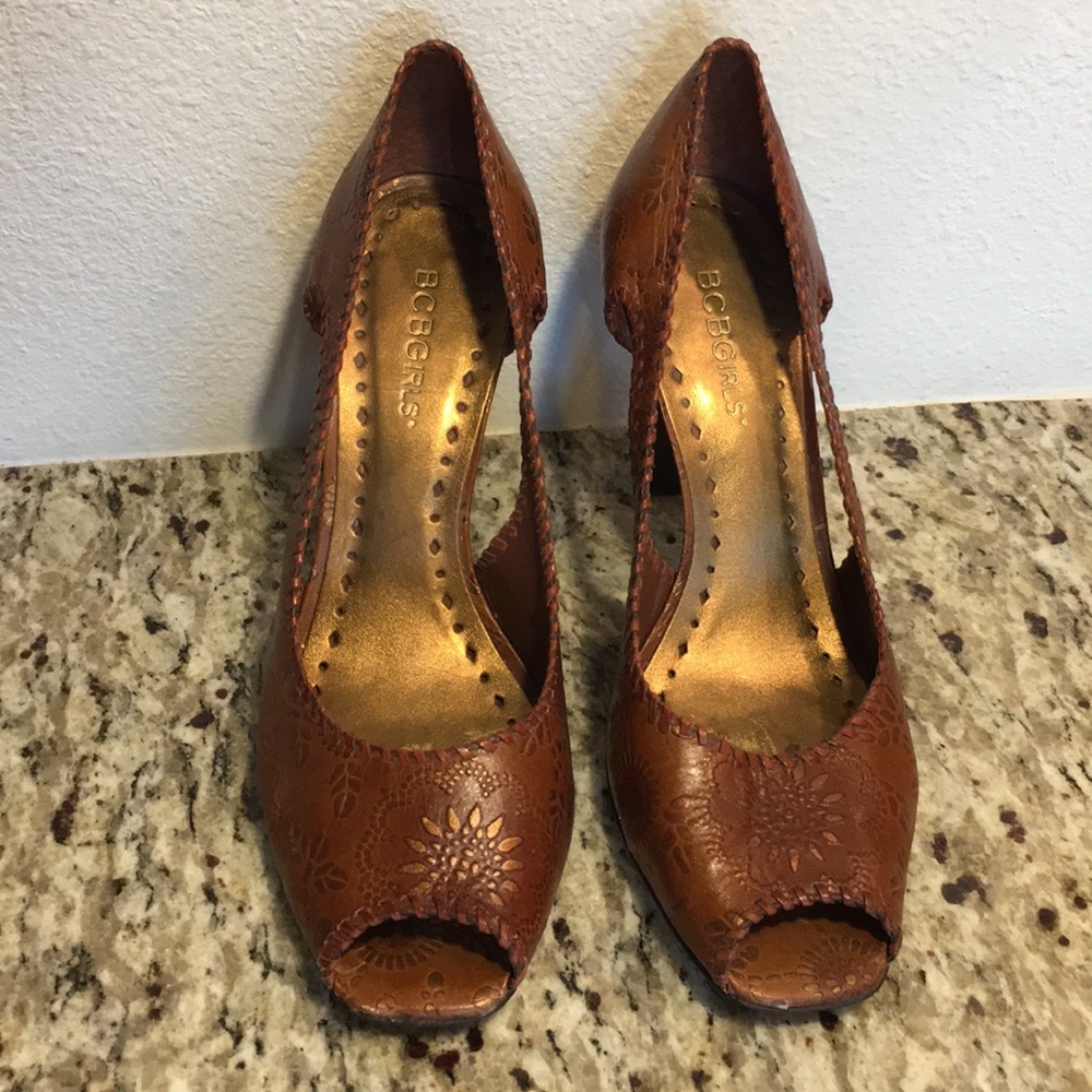 Brown BCBG girls pump shoes